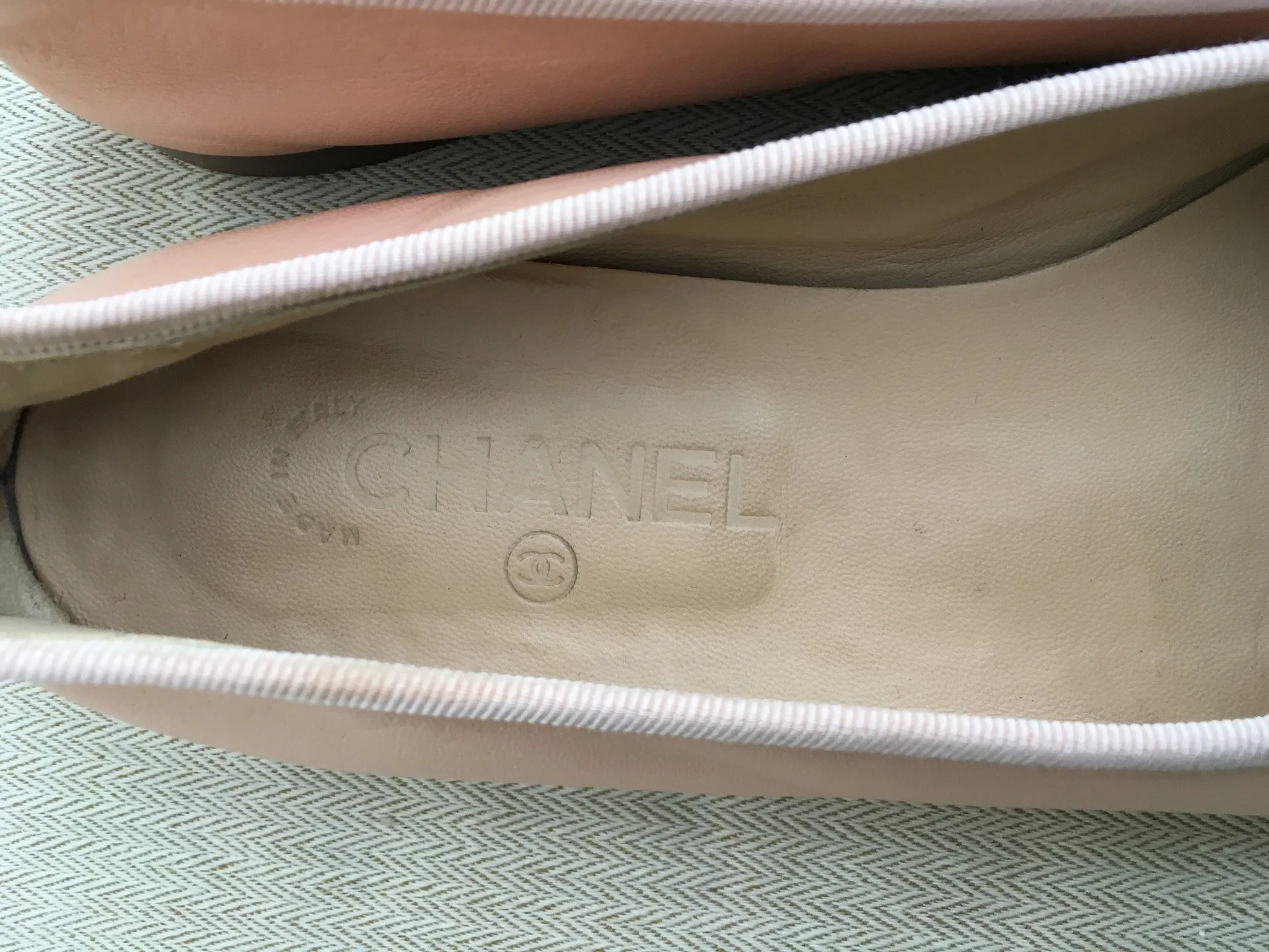 CHANEL CC CAP-TOE FLATS SHOES IN PINK SIZE 40 1/2 LADIES