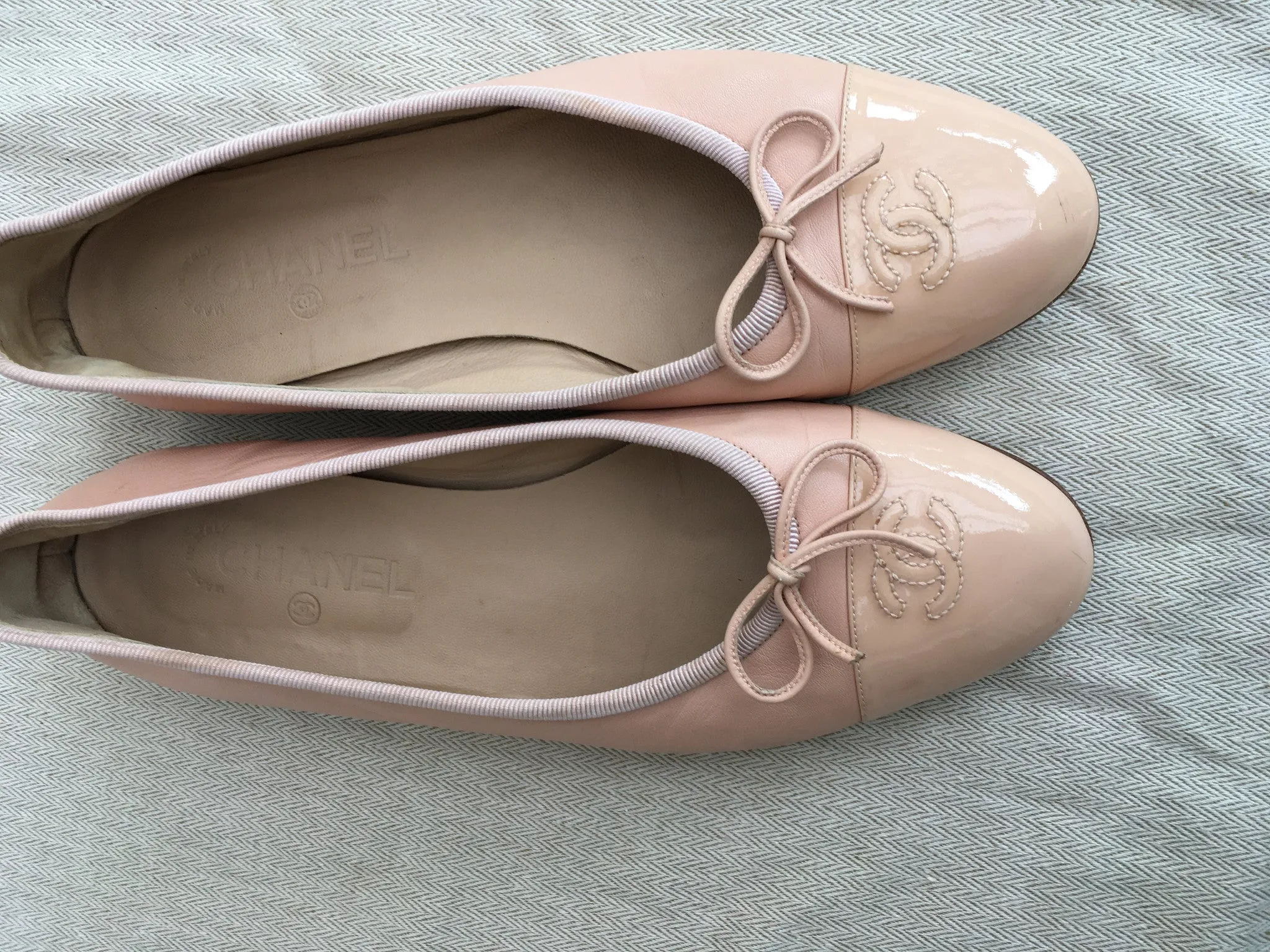 CHANEL CC CAP-TOE FLATS SHOES IN PINK SIZE 40 1/2 LADIES