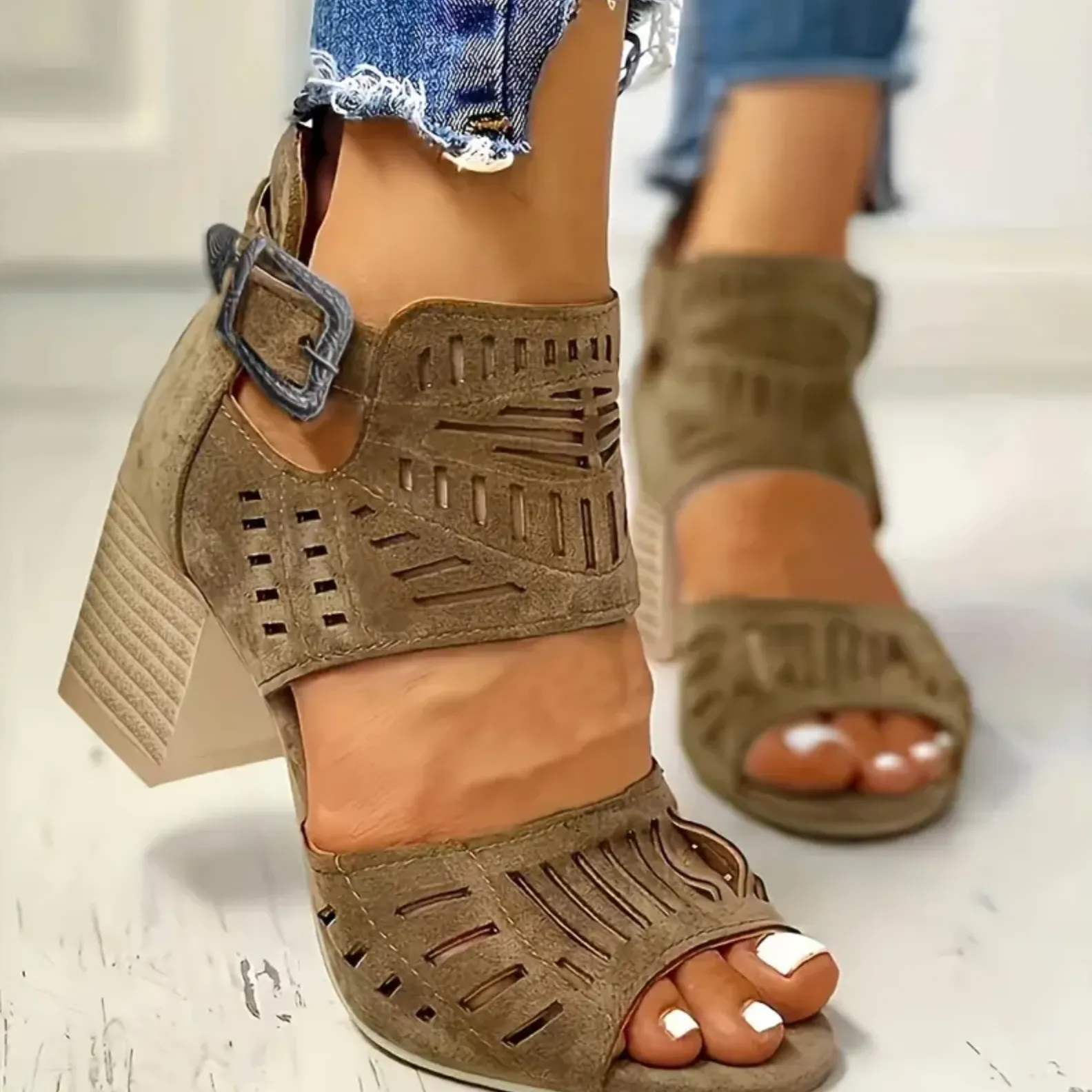 Comelyy Hollow carved block heel women's sandals