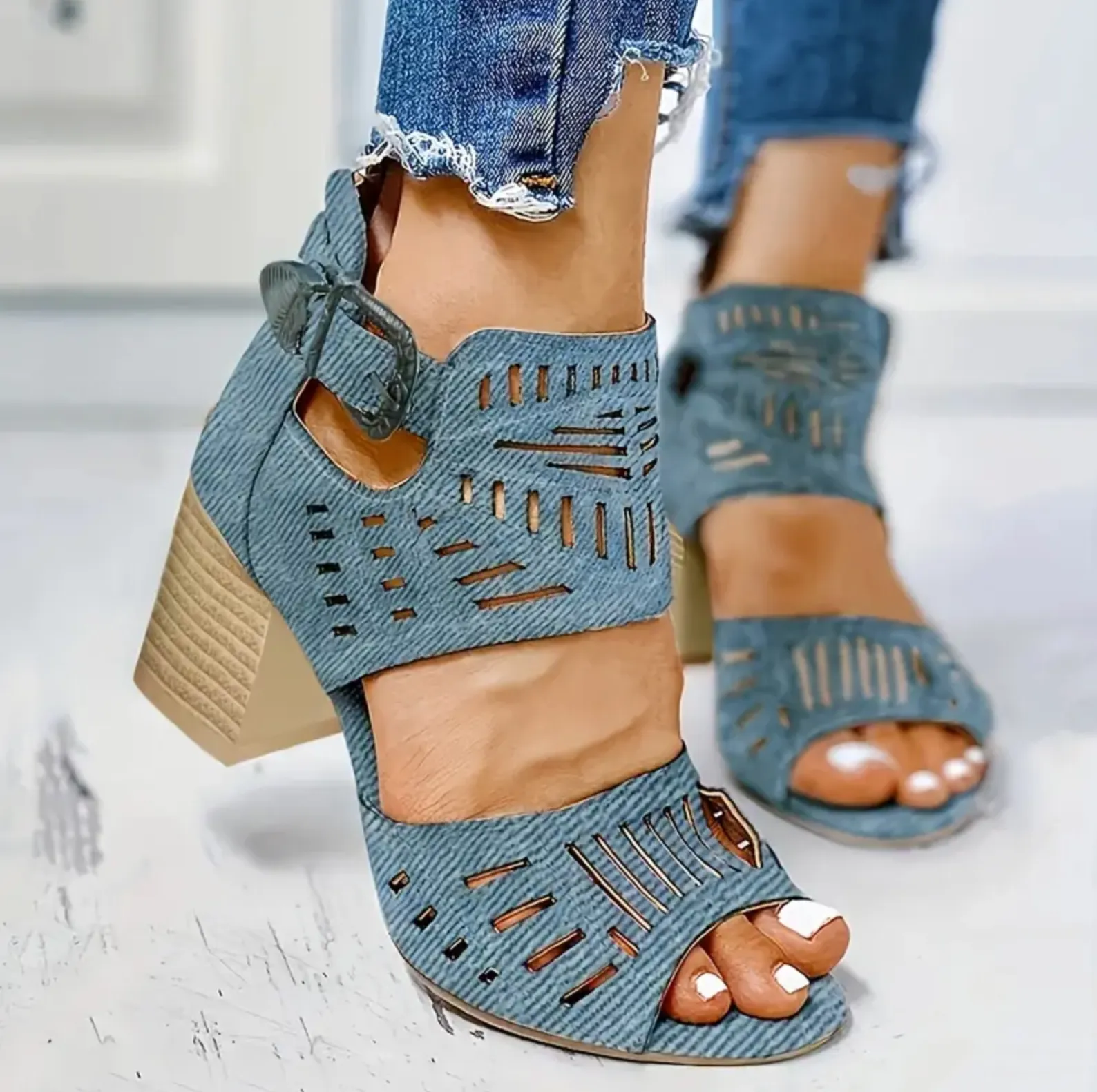 Comelyy Hollow carved block heel women's sandals