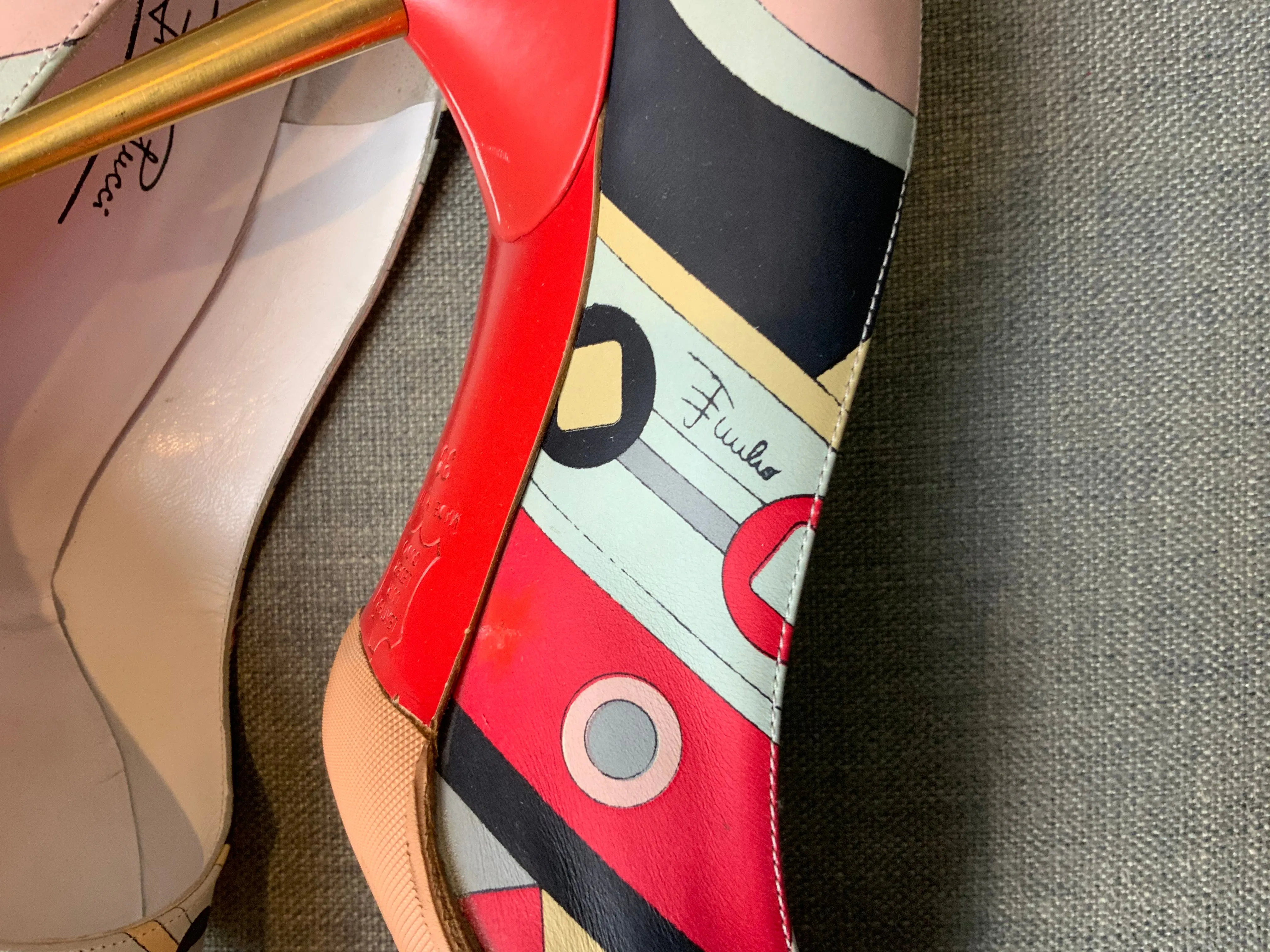 EMILIO PUCCI MULTI COLOR PRINTED PUMPS HEELS SIZE 38 US 8 UK 5 ladies