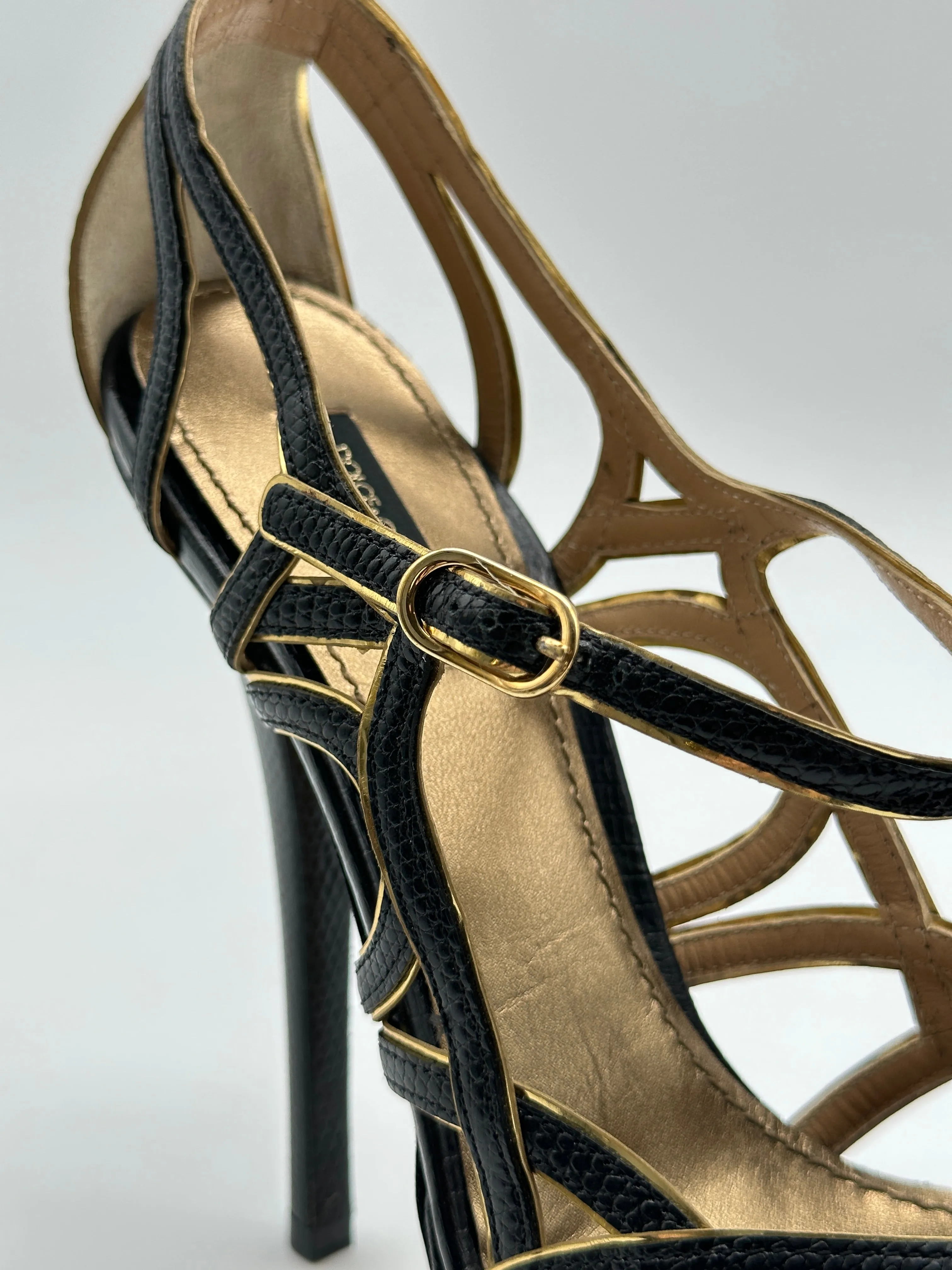 Intertwined Plateau Heels
