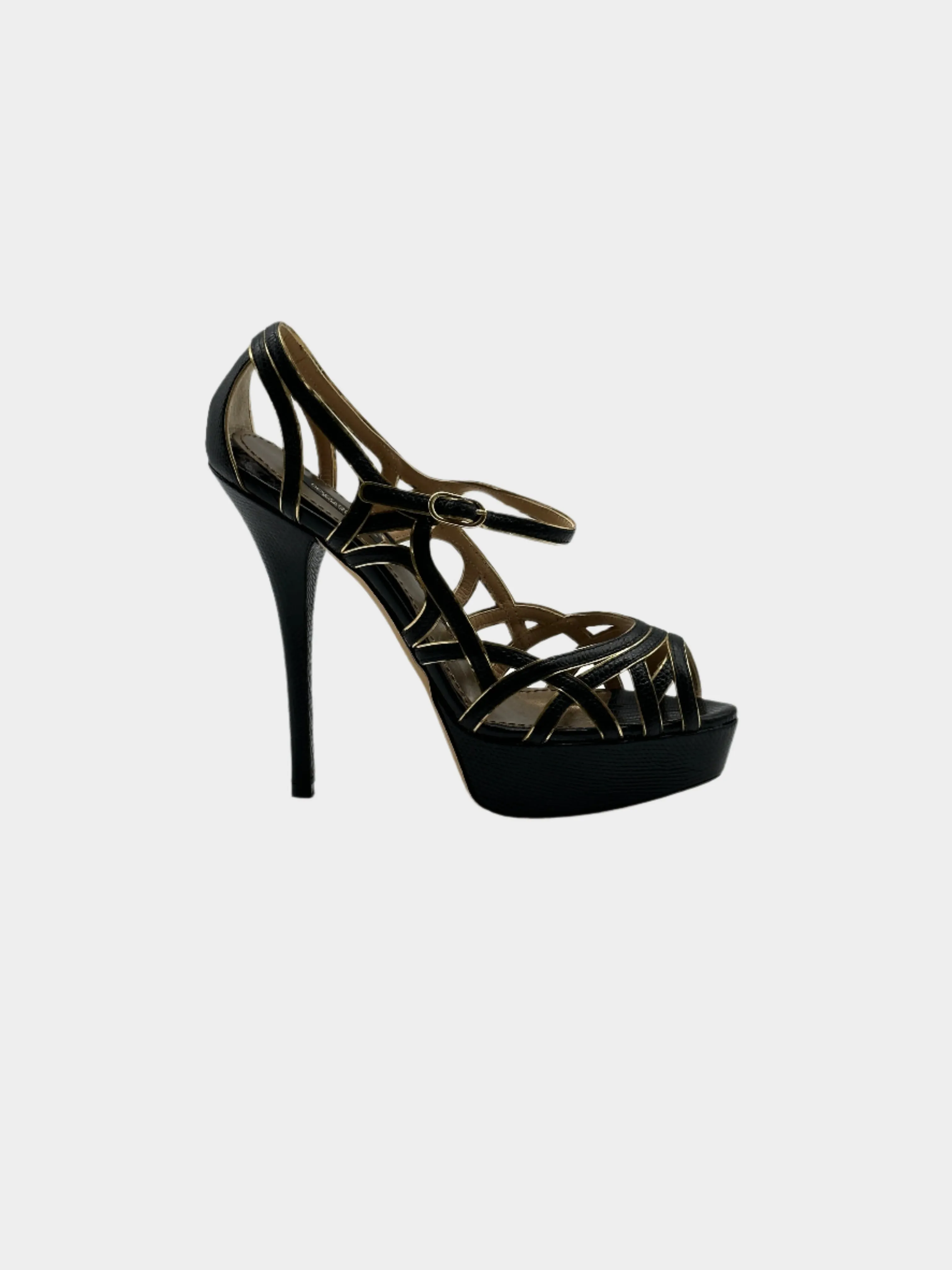 Intertwined Plateau Heels
