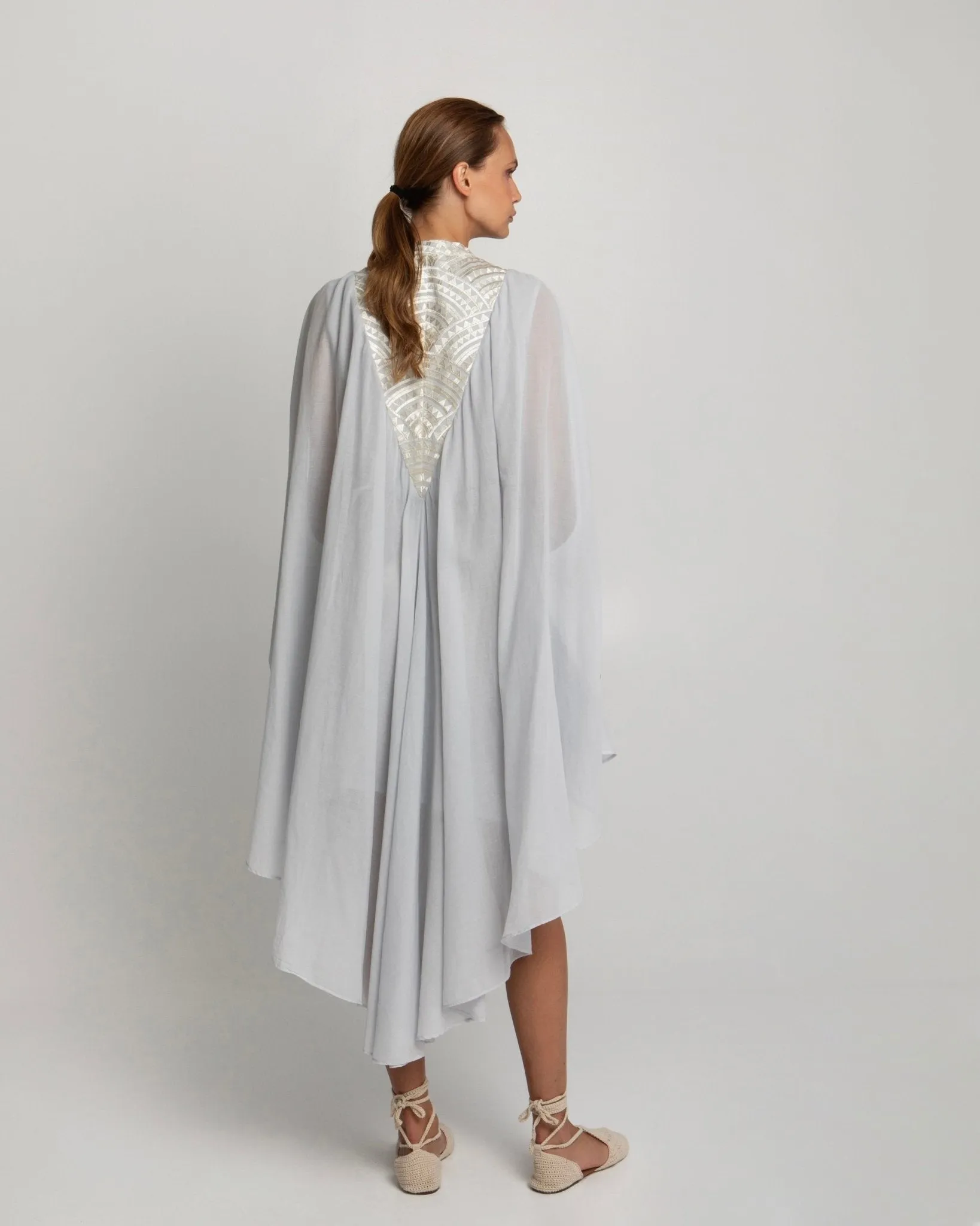 Kori Caped Kaftan | Light Grey & Silver