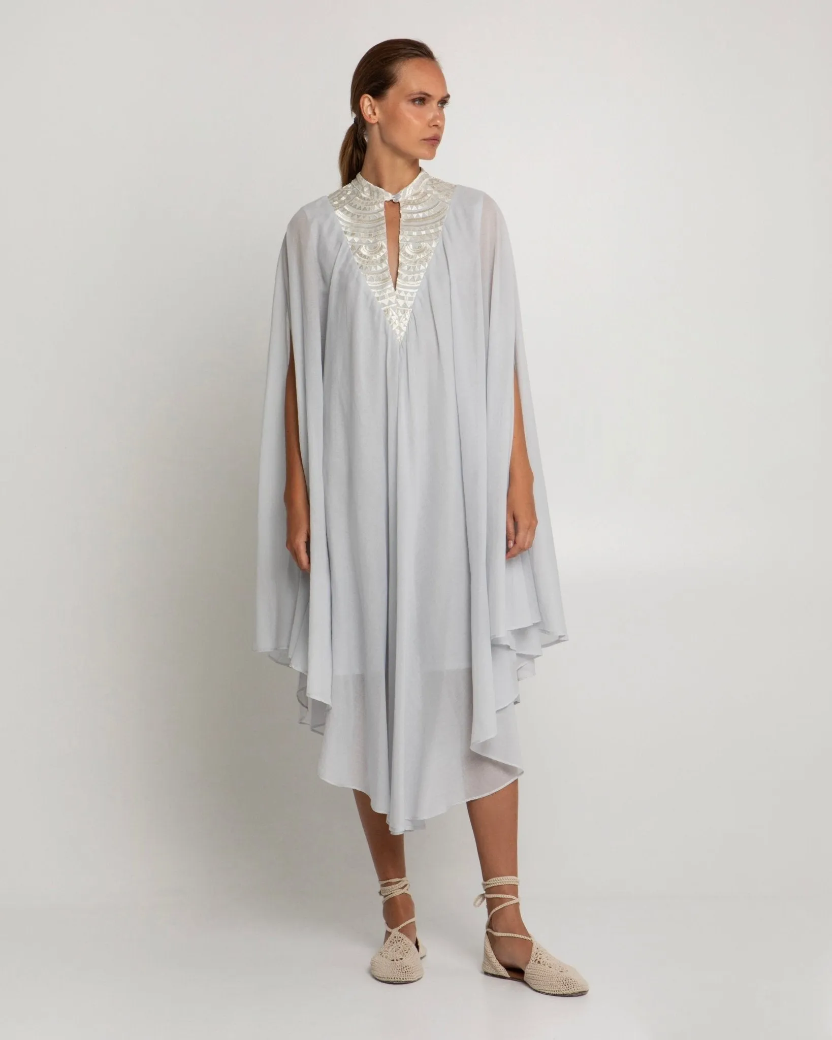 Kori Caped Kaftan | Light Grey & Silver