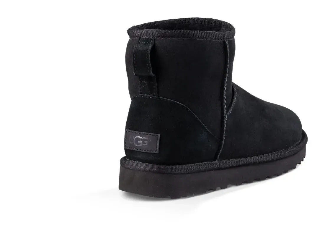 Women’s UGG Classic Mini II – Iconic Comfort & Effortless Style