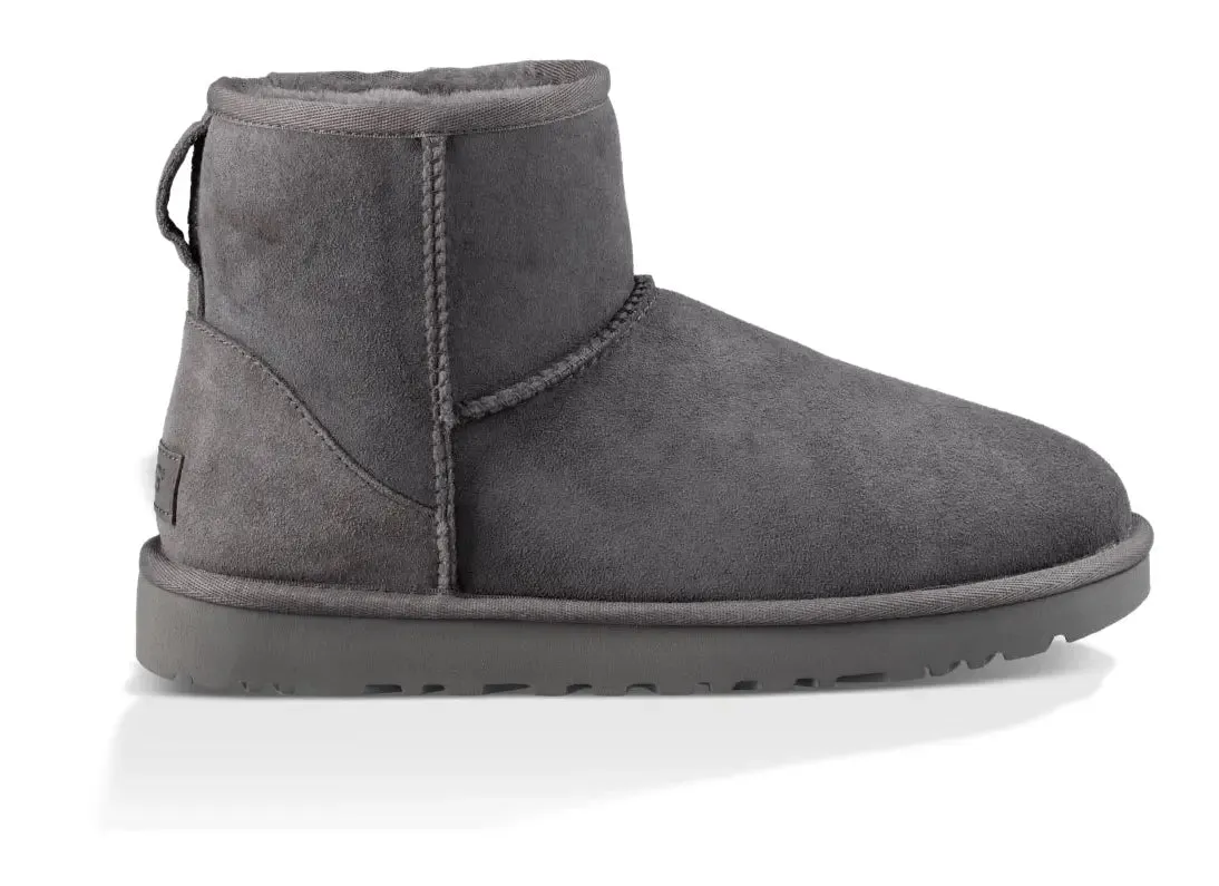 Women’s UGG Classic Mini II – Iconic Comfort & Effortless Style