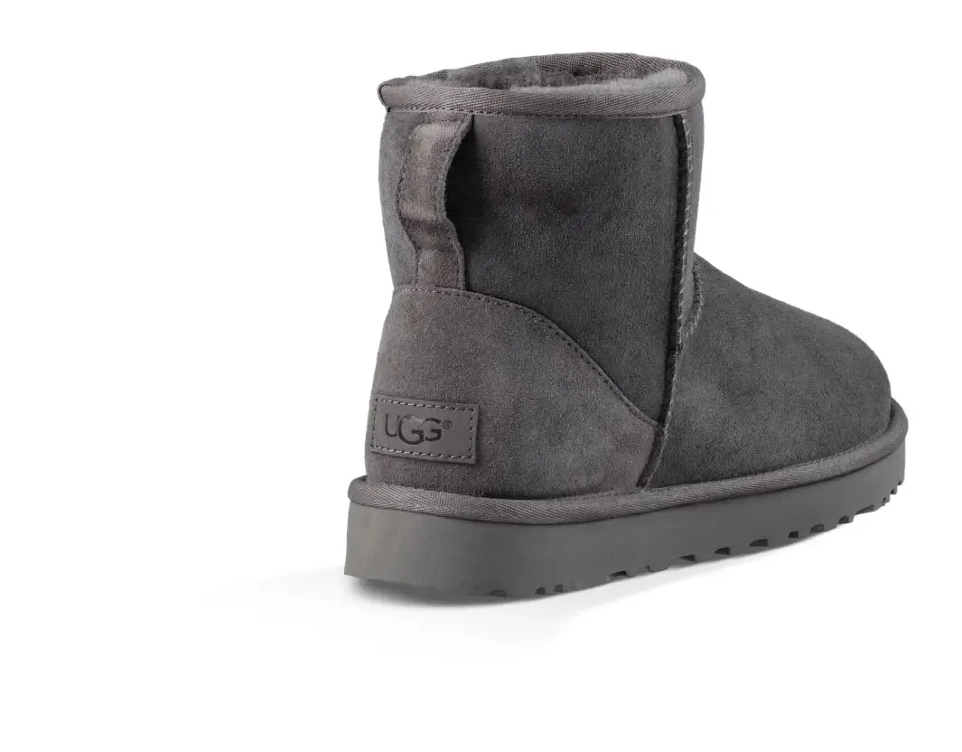 Women’s UGG Classic Mini II – Iconic Comfort & Effortless Style