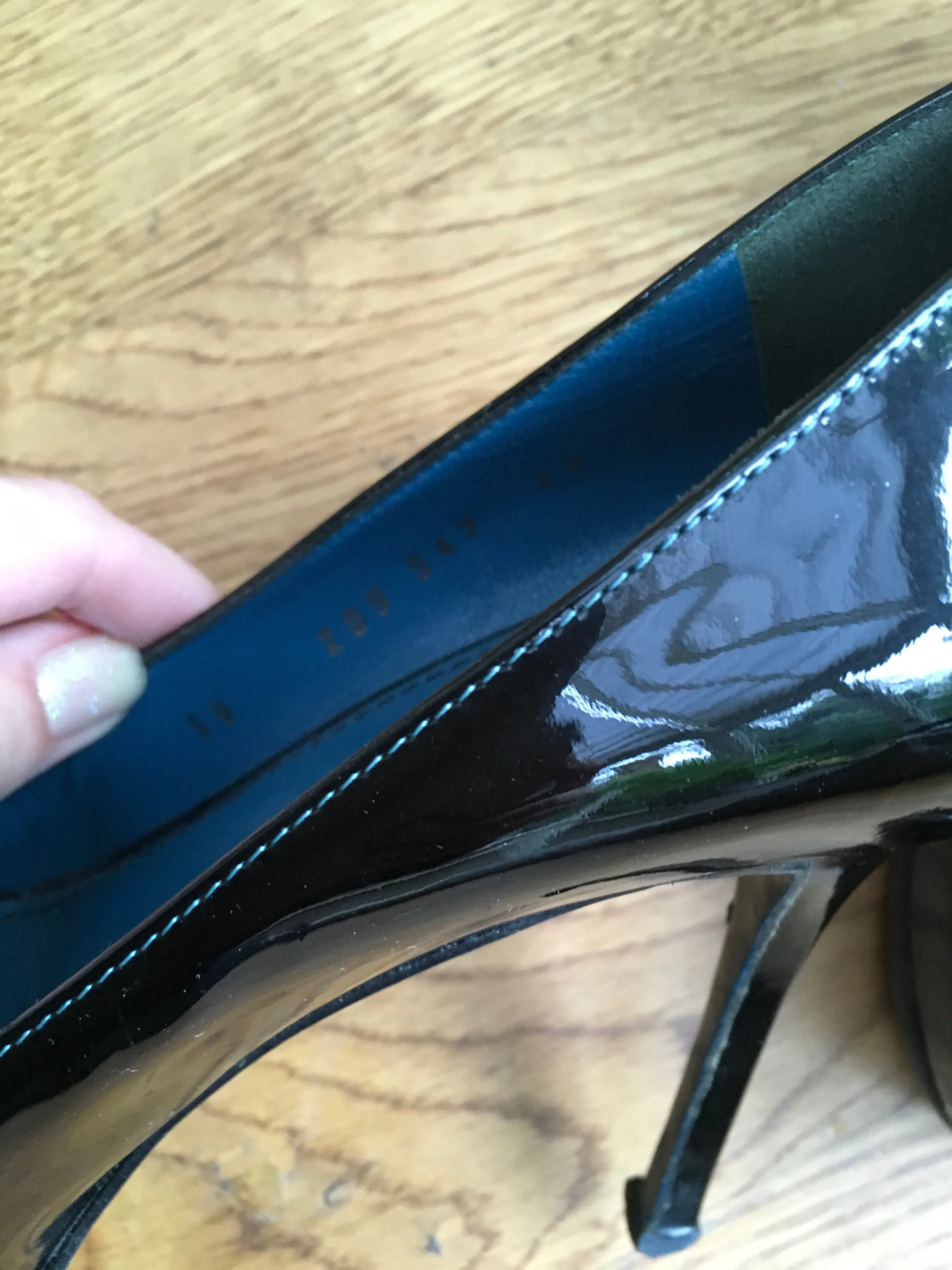 YVES SAINT LAURENT YSL Patent Tribute Two Platform Pumps Shoes LADIES